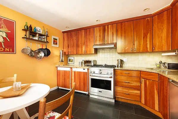 Sold by Compass | media 16