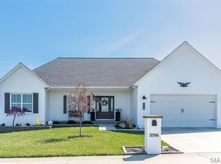 2796 N Crest Dr, Washington, MO 63090