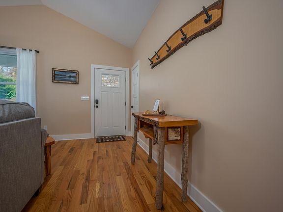 2nd image of 217 Mansfield St