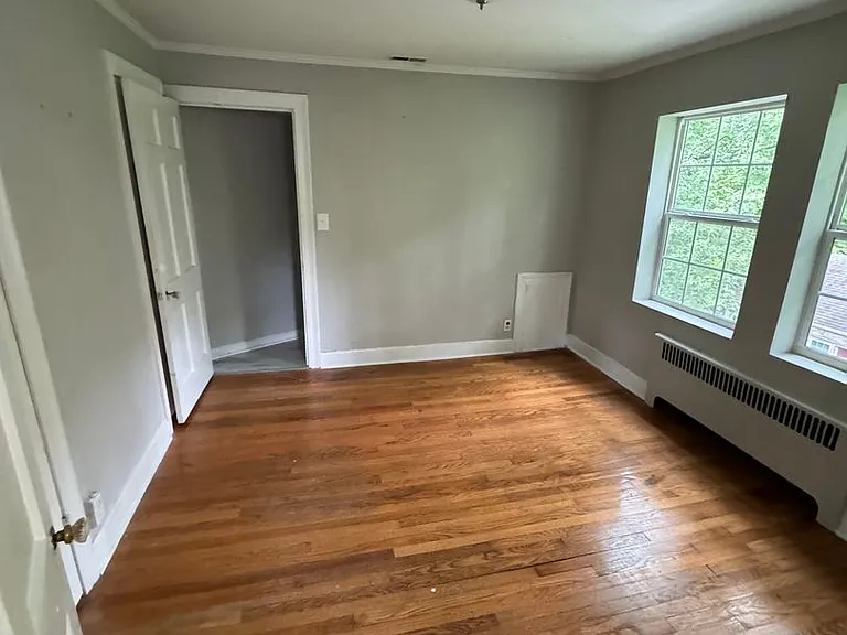230 N Hume Ave — Photo 9
