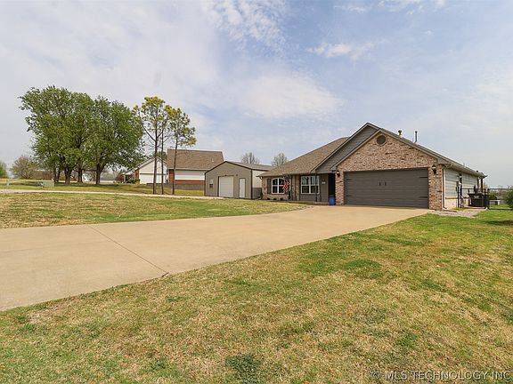 3rd image of 24915 S Meadow Ridge Rd