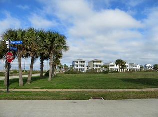4103 Royal Tern Ln, Galveston, TX 77554