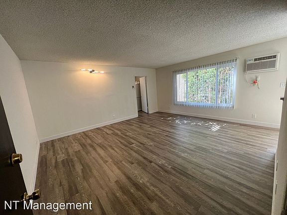 3rd image of 10779 Woodbine St #206
