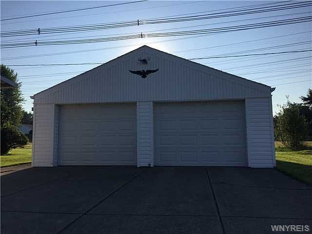 2nd image of 141 Heather Rd
