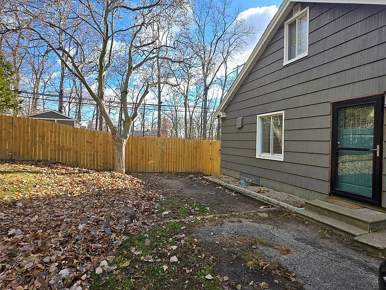 805 S Winding Dr — Photo 2