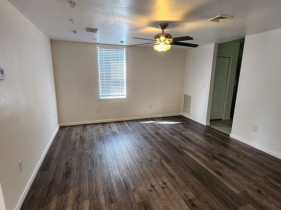 3rd image of 4701 Elm St Unit 1