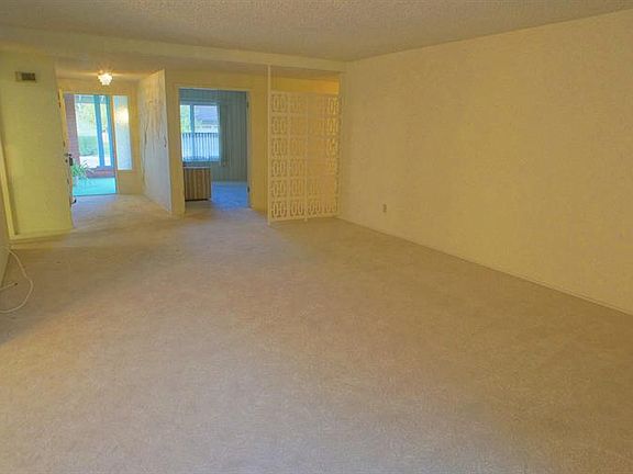 3rd image of 19828 Ave Of The Oaks