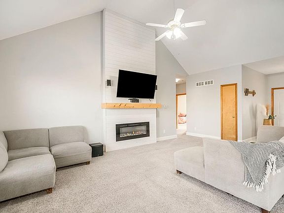 5th image of 239 Prairie Ln