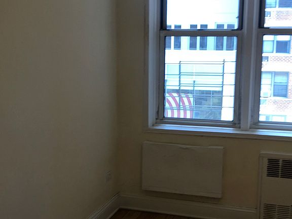 4th image of 1720 E 13th St #4