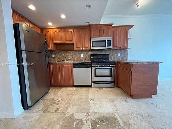2nd image of 700 Biltmore Way APT 414