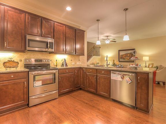 3rd image of 234 Glennister Ct #22