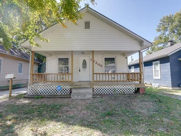 10205 E 9th St S, Independence, MO 64053