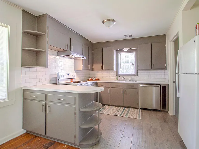 726 S Maplewood Ave — Photo 10