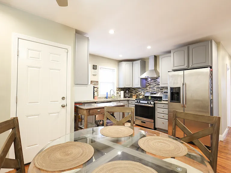 43-45 Belnel Rd #2 — Photo 13