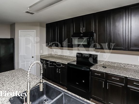 4th image of 206 Plantation Dr