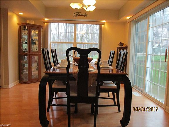 5th image of 906 Hilbish Ave