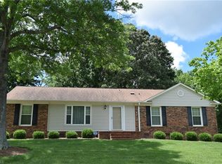 2402 Pine Lake Dr, Greensboro, NC 27407