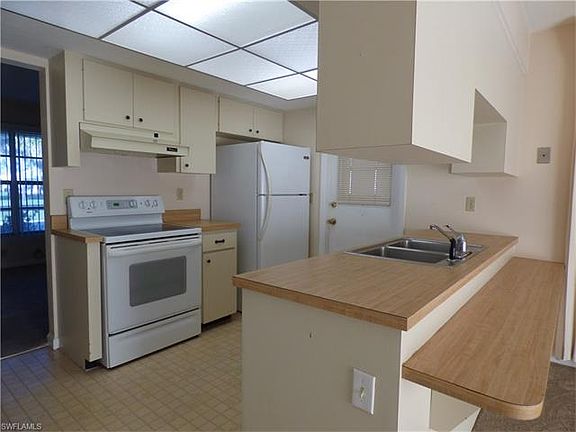 4th image of 7 Parkwood Villas Ct