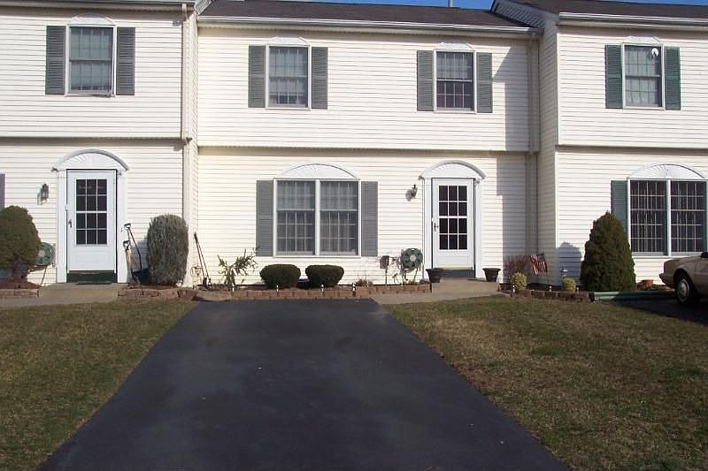 1st image of 5 Komonchak Cir