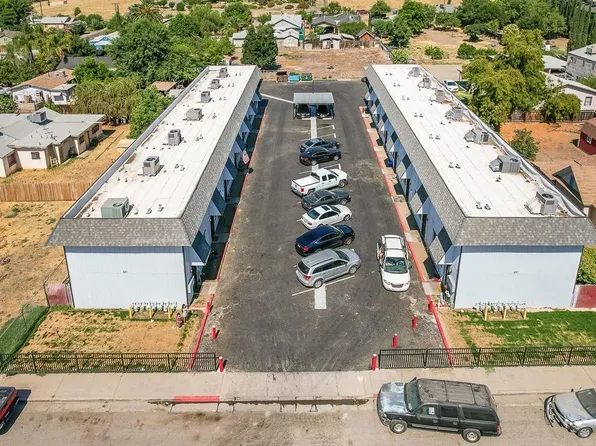 221 S Sierra Vista St, Porterville, CA 93257