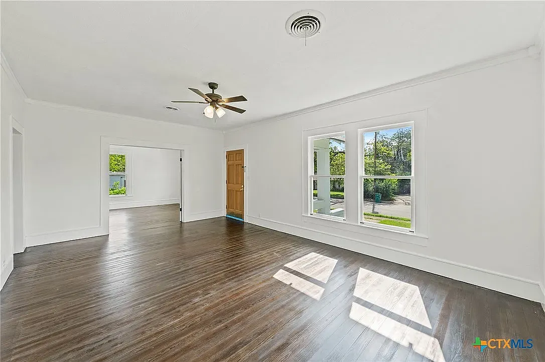 3 bed, 1852 sqft, $1,953 — Photo 4