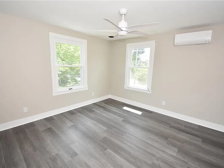 219 W Burke St #2 — Photo 9