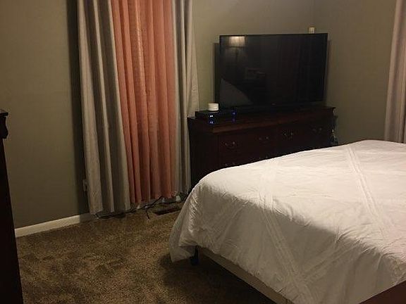 5th image of 216 Jackson Ave