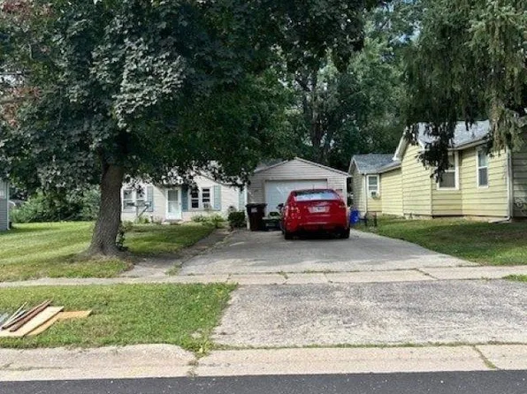 620 Grand Ave, Loves Park, IL 61111