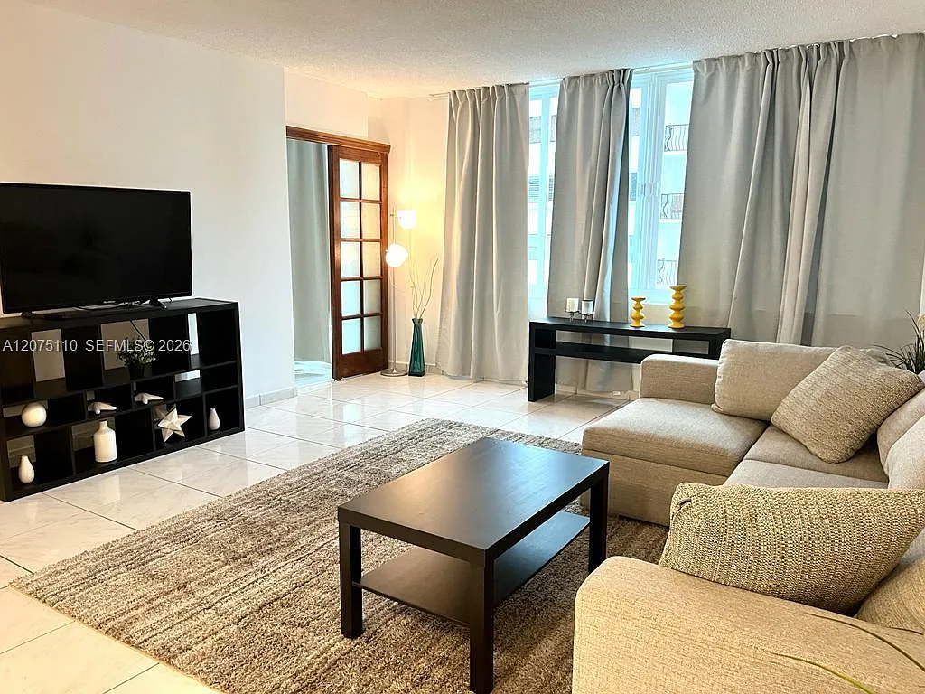 The Carriage House Condo — Photo 3