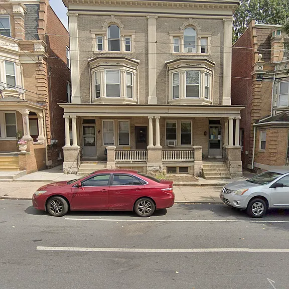 135 College Ave #5 — Photo 1