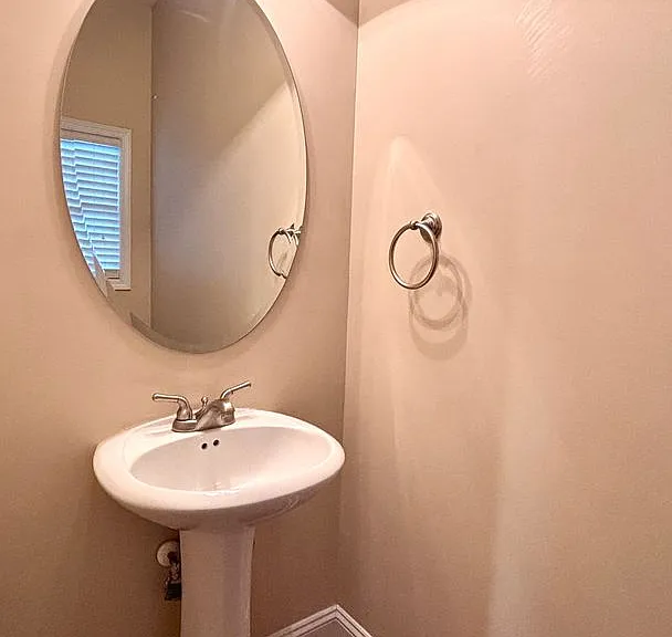 419 Georgetown Cir — Photo 2