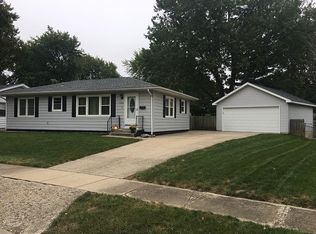 122 Conley Cir, Bloomington, IL 61701