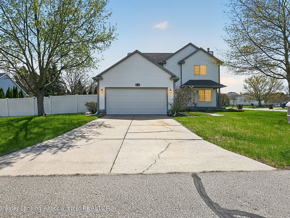 1st image of 780 Winding River Dr