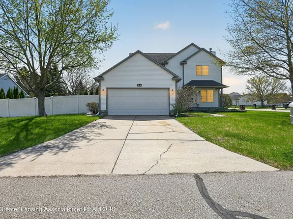 780 Winding River Dr, Williamston, MI 48895