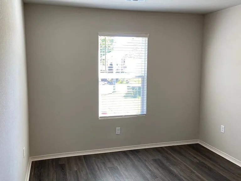 2617 Grand Ln — Photo 11