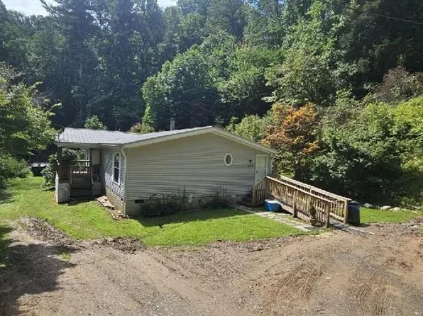 264 Ed Jenkins Rd, Bryson City, NC 28713