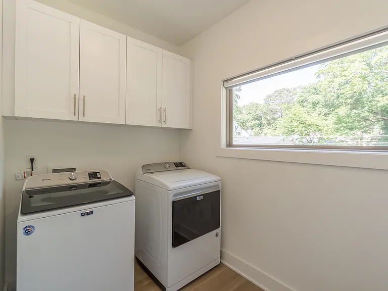 406 E Side Ave SE — Photo 38