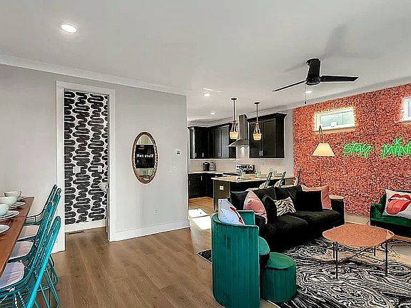 2nd image of 110 Duke St #28
