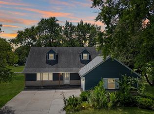 4213 Glen Oaks Dr, Crown Point, IN 46307