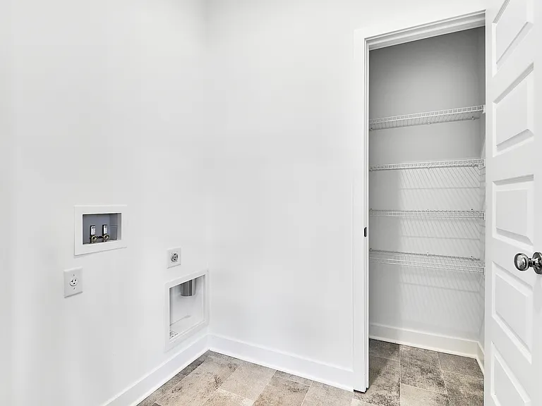 425 Eisenhower St — Photo 22