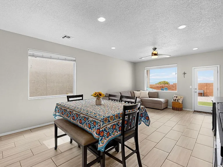 4823 Blackburn Rd NE — Photo 9