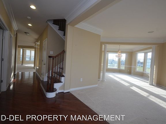 2nd image of 140 Gloucester Blvd
