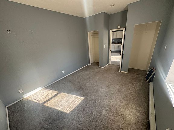 3rd image of 825 Grant Pl APT B