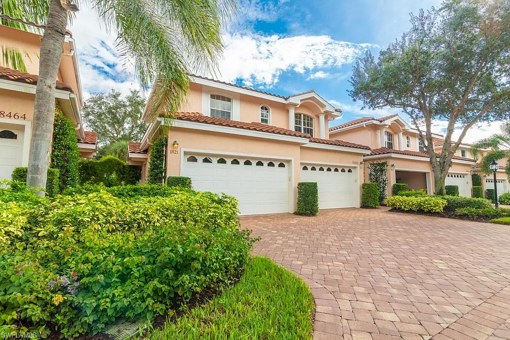 3 bed, 2.5 bath, 2400 sqft, $9,000 — Photo 1