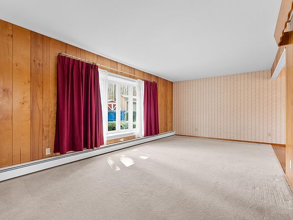 3rd image of 683 Shannon Dr