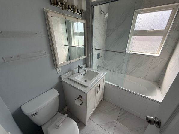 2 bedroom rental in Abbotsford — photo 12