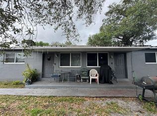 6351 Hayes St, Hollywood, FL 33024