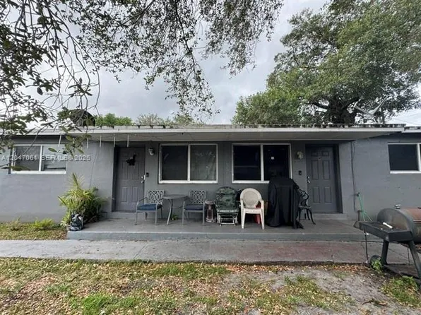 6351 Hayes St, Hollywood, FL 33024