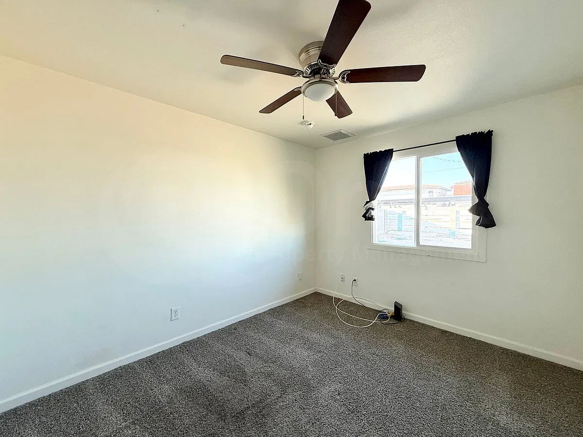 3 bed, 2.0 bath, 1126 sqft, $1,600 — Photo 2