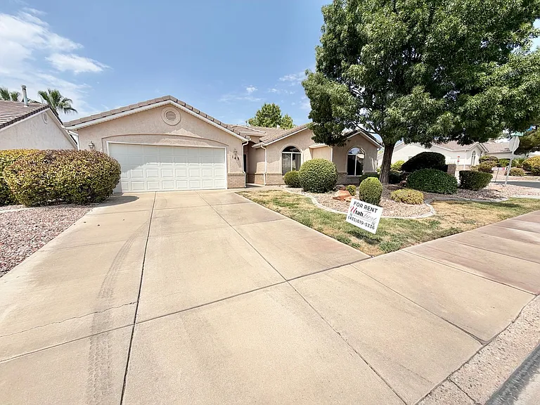 187 N Westridge Dr #143 — Photo 2